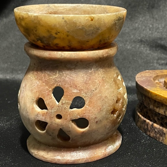 Vintage Natural Soapstone Oil Diffuser - Picture 3 of 13